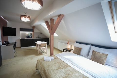 Select Comfort beds, in-room safe, individually decorated