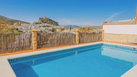 Casas de Paquita - El Mirador Montefrío by Ruralidays