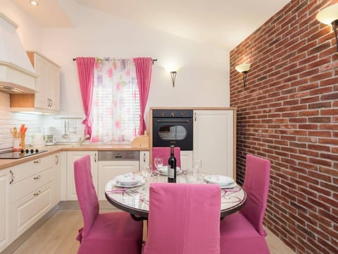 Dinning area with fully equipped kitchen - luxury top floor apt. ANYA
