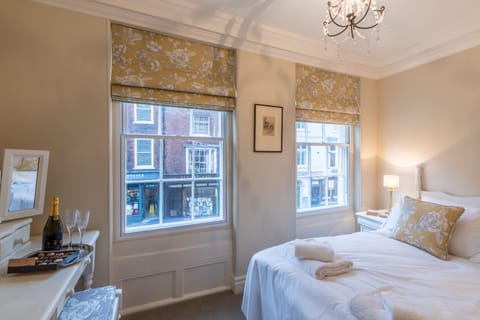 Apartment | 1 bedroom, individually decorated, individually furnished