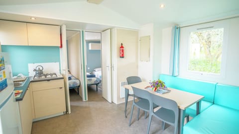 Premium Mobile Home, 3 Bedrooms | In-room dining