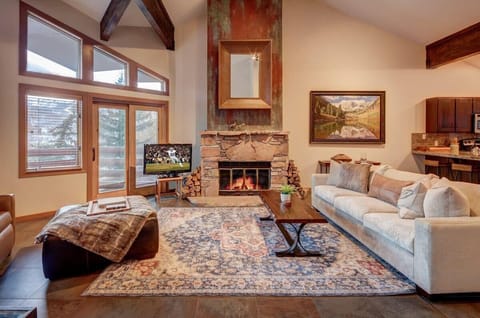 Spacious Great Room with Fireplace