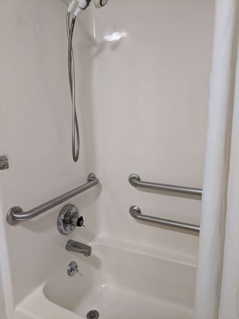 Room, 1 Queen Bed, Accessible, Non Smoking | Bathroom | Free toiletries, hair dryer, towels