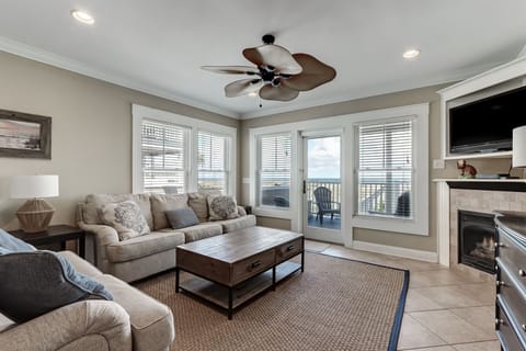 Beautifully Decorated Living Room with Flat Screen TV, Fireplace, and Gorgeous Ocean Front Views (Queen Sleeper Sofa)
