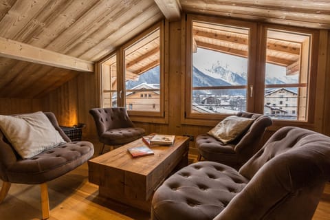 Top floor lounge