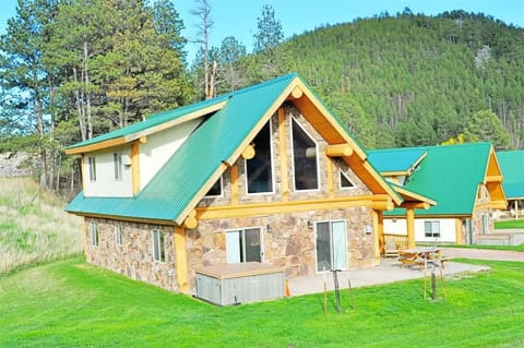 Cottage at Storm Mountain 5