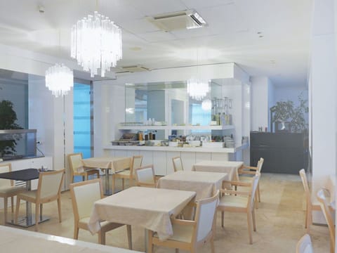 Furniture, Chair, Building, Wood, Hall, Floor, Flooring, Table, Hardwood, Function Hall