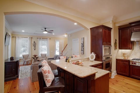 Luxury 3Bed Townhouse in Historic Downtown Savannah | Private kitchen | Full-size fridge, microwave, oven, stovetop