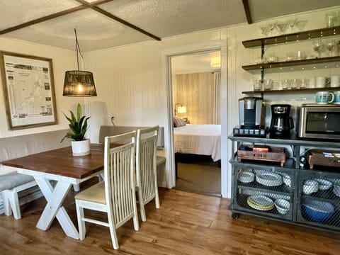 Coffee options : Keurig and full pot