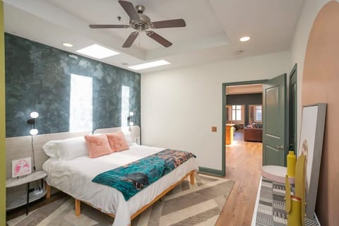 Bedroom with King Memory Foam Mattress, Ceiling Fan + En Suite Full Bathroom