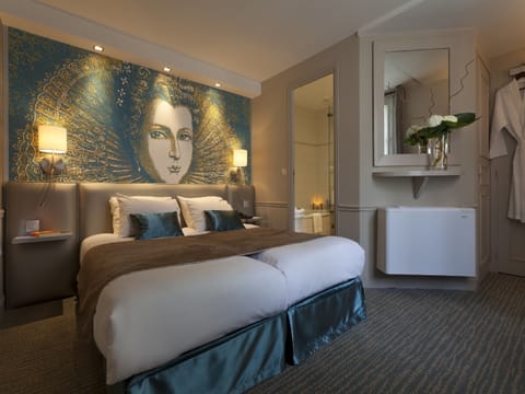 Minibar, in-room safe, desk, soundproofing