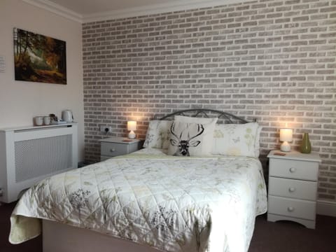 Double Room, Ensuite | Free WiFi, bed sheets