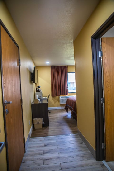 Room, Accessible | Desk, laptop workspace, blackout drapes, free cribs/infant beds