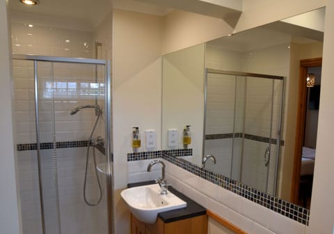 Suite, Ensuite | Bathroom