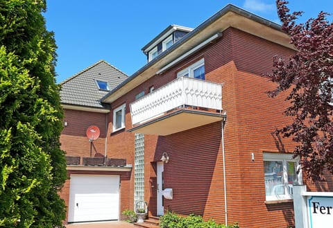 Home, House, Property, Residential Area, Real Estate, Building, Neighbourhood, Architecture, Roof, Brick