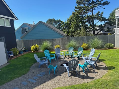 Fenced backyard / fire pit