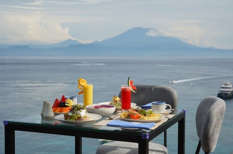 Daily continental breakfast for a fee