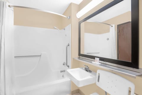 Room, 1 Double Bed, Accessible | Bathroom | Free toiletries, hair dryer, towels