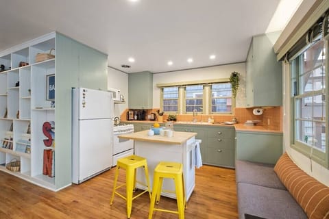 Full Kitchen with all that you need to cook meals