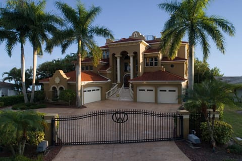 An entry fit for royalty!