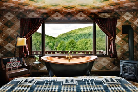 Luxury Room, 1 King Bed, Fireplace, Mountainside | Premium bedding, down comforters, memory foam beds, minibar