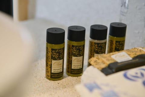 Standard Double Room | Bathroom | Shower, hair dryer, towels