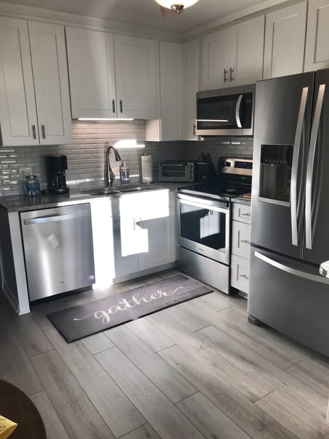 Brand new kitchen... all new everything! Fully stocked. 