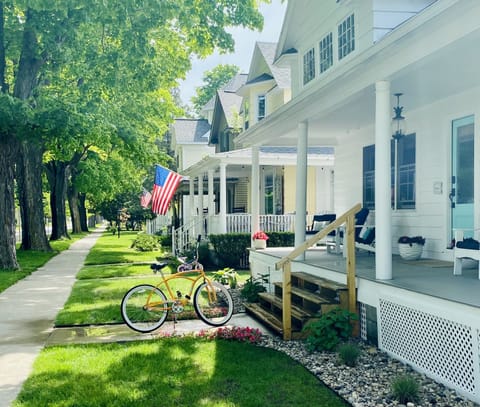 Relaxing front porch