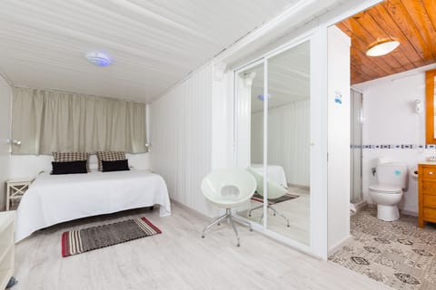 Superior Double Room, Terrace | Minibar, in-room safe, desk, blackout drapes