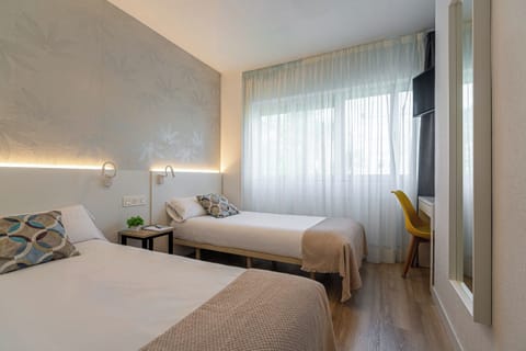 Double Room | Desk, laptop workspace, free WiFi, bed sheets