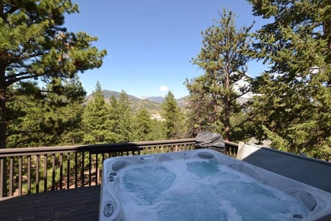 Hot tub on Deck