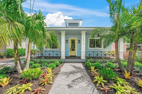 Welcome to Casa Blue, located in Gillespie park Neighborhood! 