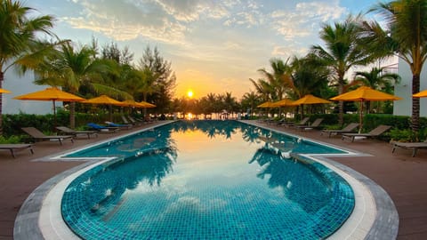 Infinity pool