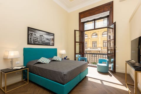 Camera da letto doppia con bagno en-suite e balconcino
