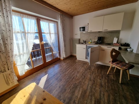 Apartment (3) | In-room dining