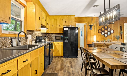 Large, fully functional kitchen