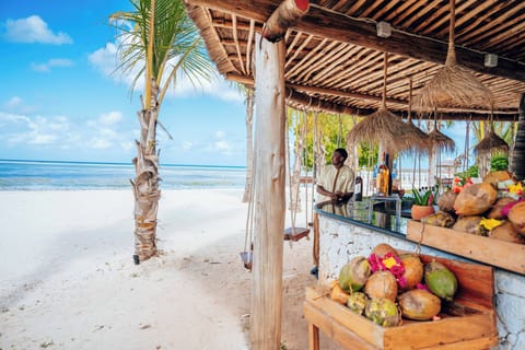 2 bars/lounges, poolside bar