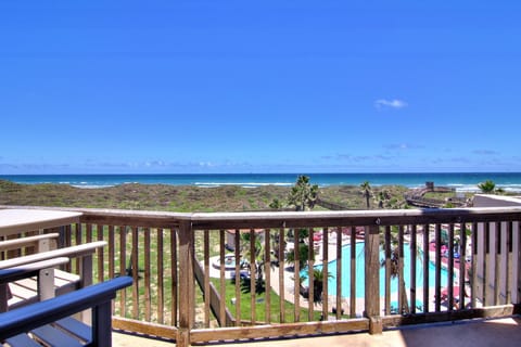 Ocean and pool views from Mayan Princess 308