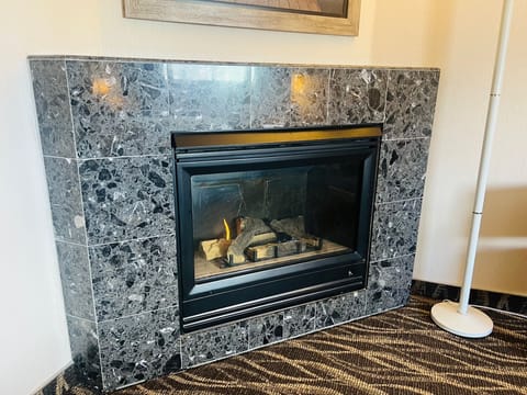 Junior Studio Suite | Blackout drapes, iron/ironing board, free WiFi, bed sheets