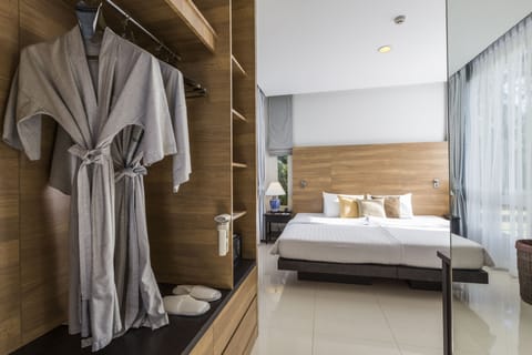 1 bedroom, in-room safe, desk, blackout drapes