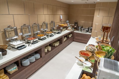 Daily buffet breakfast for a fee