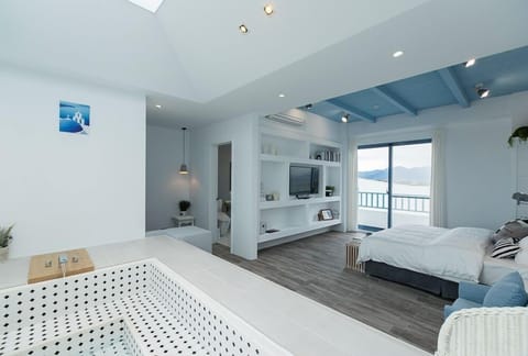 Honeymoon Double Room, Ocean View | Individually furnished, blackout drapes, free WiFi, bed sheets