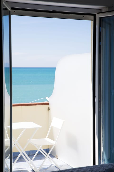 Panoramic Double Room, Sea View | Minibar, in-room safe, individually decorated, individually furnished