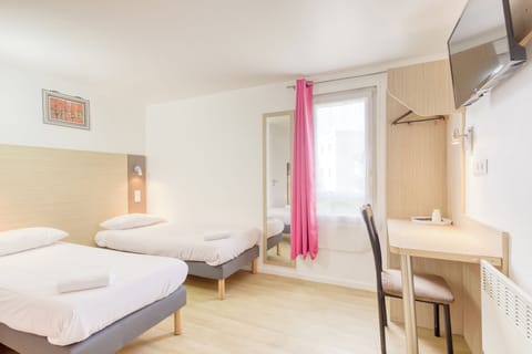 Triple Room, 3 Twin Beds | Room amenity