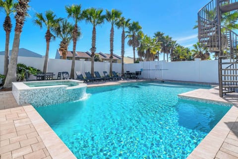 Have You Ever Seen a More Gorgeous Pool & Backyard?