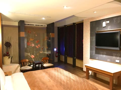 Comfort Double Room, 1 Queen Bed | Premium bedding, blackout drapes, free WiFi, bed sheets