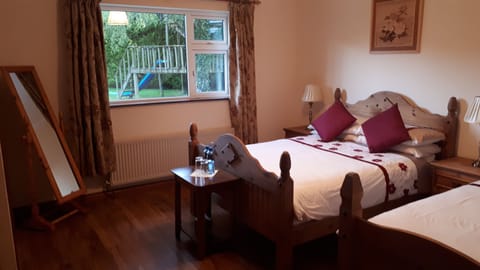 Triple Room | Individually decorated, individually furnished, free WiFi, bed sheets