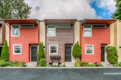 Front of Building Suites 2-3-4