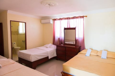 Air conditioned One Bedroom Apartment - Sleeps 5