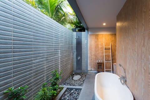 Villa with Private Pool | Bathroom | Combined shower/tub, free toiletries, bathrobes, slippers